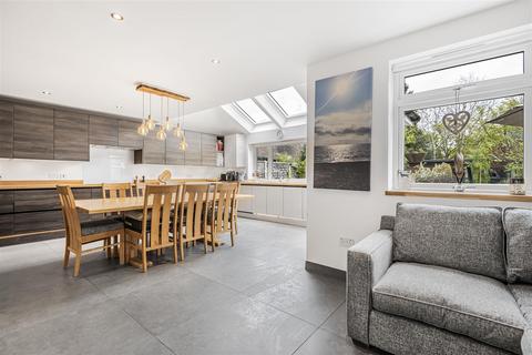 362 Peppard Road, Emmer Green, Reading, RG4 8UZ