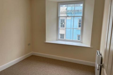 2 bedroom flat to rent, Victoria Place, Haverfordwest