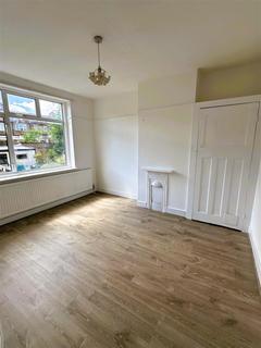 3 bedroom terraced house to rent, The Avenue, London N17
