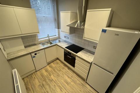 2 bedroom apartment to rent, High Lea Court, Ebberston Terrace, Hyde Park, Leeds