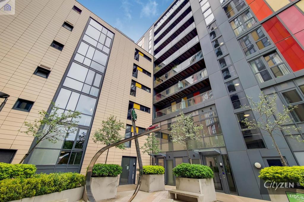 Entrance to emerald apartments