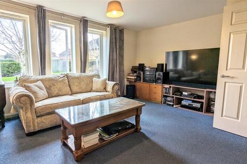 2 bedroom apartment for sale, Ashton Avenue, Clifton, York YO30 6HT