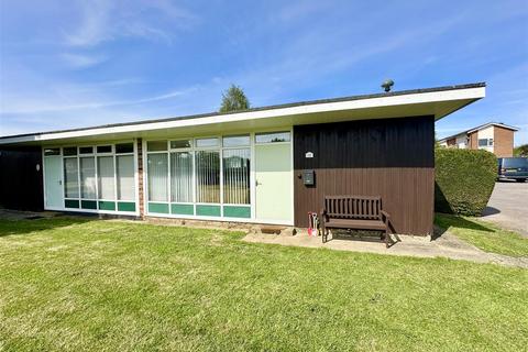 2 bedroom chalet for sale, Broadside Chalet Park, Stalham NR12