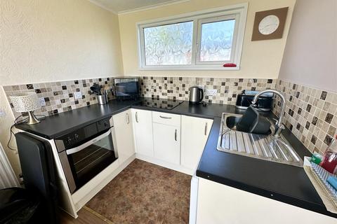 2 bedroom chalet for sale, Broadside Chalet Park, Stalham NR12