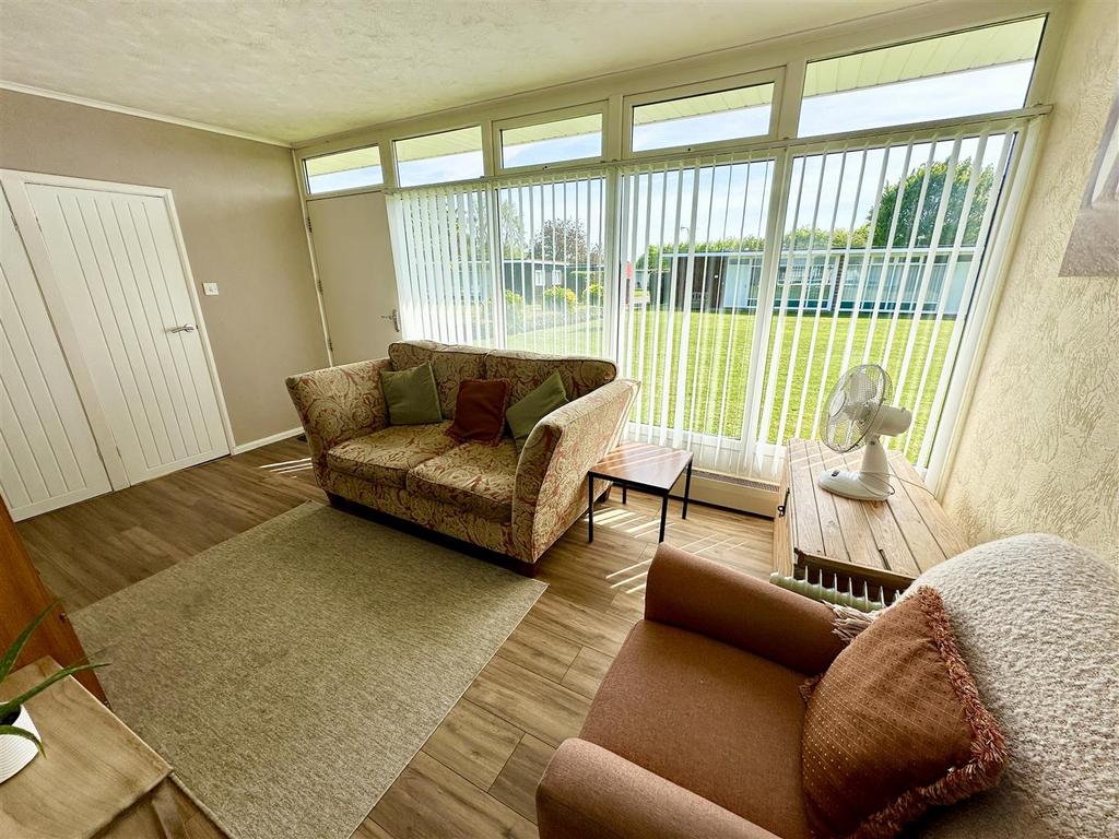 Living area.JPEG