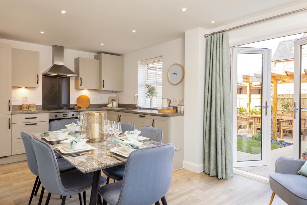 Kitchen and dining room in a 3 bed Hadley