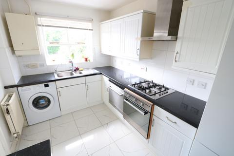 3 bedroom end of terrace house to rent, Swallow Close, Chafford Hundred