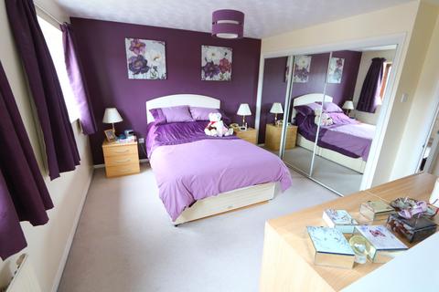1 Catharine Close, Chafford Hundred, Grays, RM16 6QH
