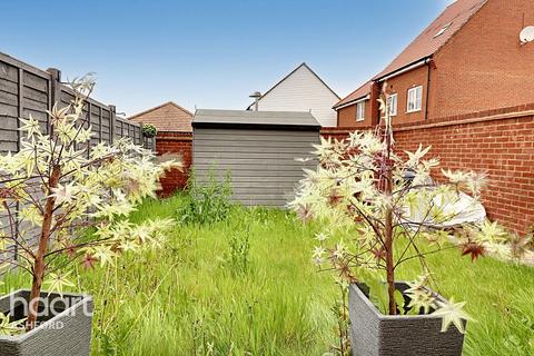 4 bedroom semi-detached house for sale, Harrier Drive, Ashford