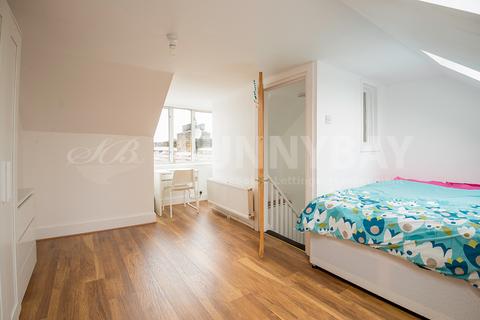 3 bedroom maisonette to rent, London SW19