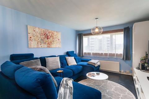 14/6 Calder Grove, Edinburgh, EH11 4LY