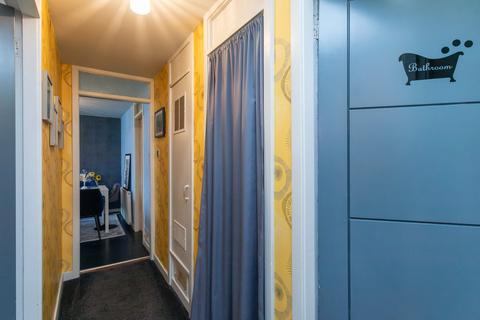 14/6 Calder Grove, Edinburgh, EH11 4LY