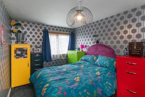 14/6 Calder Grove, Edinburgh, EH11 4LY