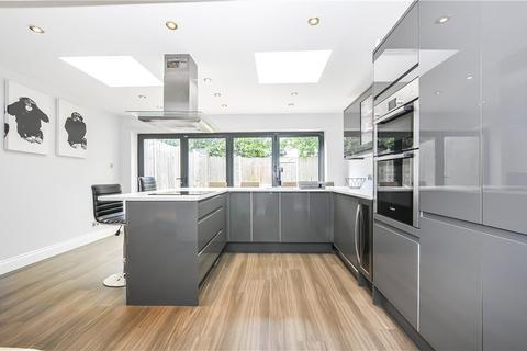 26 Shorediche Close, Ickenham, Uxbridge, UB10 8EB