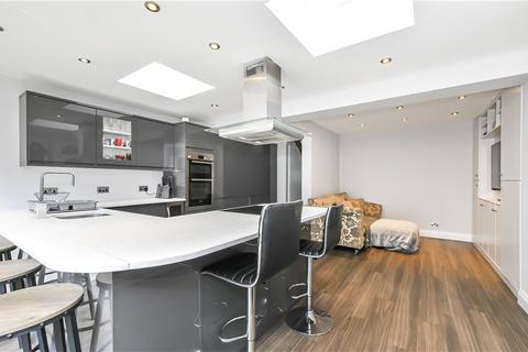 26 Shorediche Close, Ickenham, Uxbridge, UB10 8EB