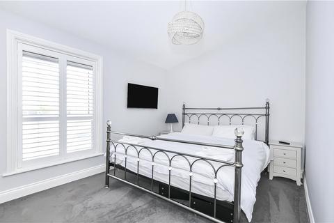 26 Shorediche Close, Ickenham, Uxbridge, UB10 8EB