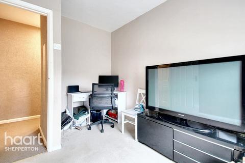 2 bedroom flat for sale, Staines Road West, SUNBURY-ON-THAMES