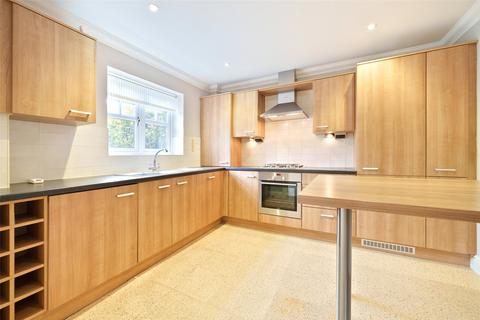 1 Broomfield, Binfield, Bracknell, RG42 4AQ