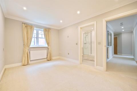 1 Broomfield, Binfield, Bracknell, RG42 4AQ