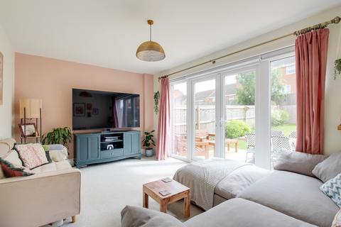 4 bedroom semi-detached house for sale, Shackleton Grove, Leighton Buzzard, Bedfordshire, LU7 3JA