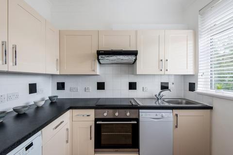 2 bedroom flat to rent, St George's Road, London, NW11