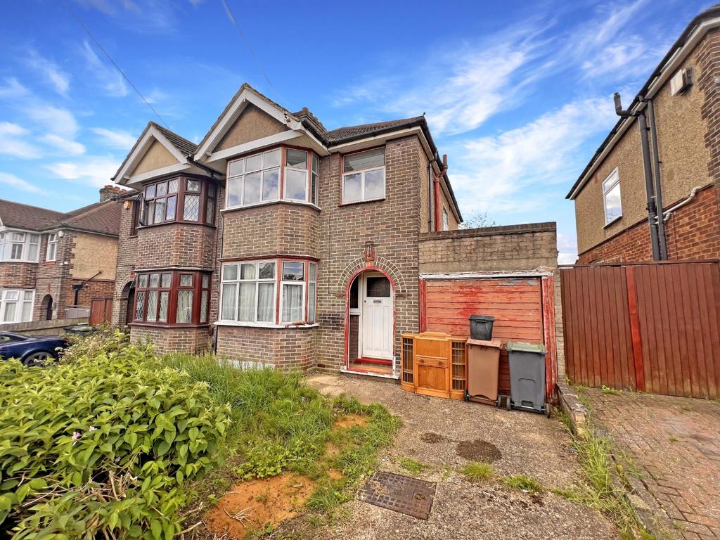Stanford Road, Luton 3 bed semidetached house for sale £290,000