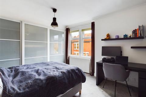 28 Armscroft Road, Gloucester, GL2 0SJ