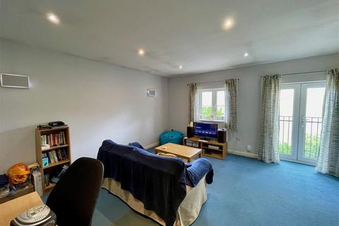 2 bedroom flat for sale, Northway, Newbury RG14
