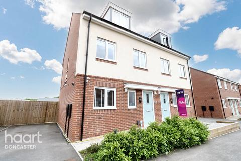 14 Creek Drive, Woodlands, Doncaster, DN6 7FP