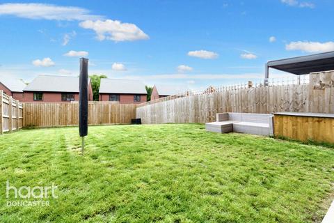 14 Creek Drive, Woodlands, Doncaster, DN6 7FP