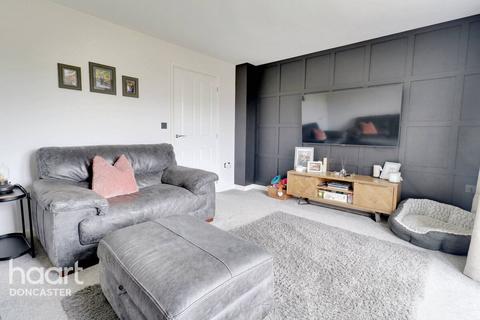 14 Creek Drive, Woodlands, Doncaster, DN6 7FP