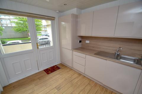 3 bedroom flat to rent, Flat 5, 600 Hillpark Drive, Hillpark, Glasgow, G43 2PX