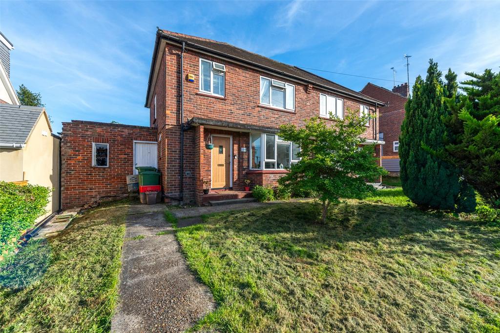 Avenue Road, Erith, DA8 3 bed semidetached house to rent £2,100 pcm