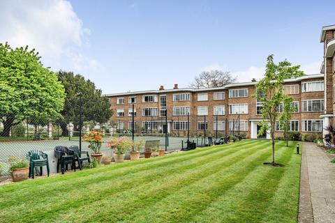 2 bedroom apartment for sale, Kingfisher Court, Bridge Road, East Molesey
