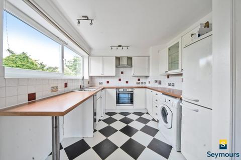 1 bedroom flat for sale, Upper Edgeborough Road, Surrey GU1