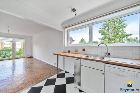 1 bedroom flat for sale, Upper Edgeborough Road, Surrey GU1