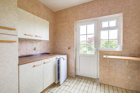 3 bedroom bungalow for sale, Broadlawn, Leigh-on-sea, SS9