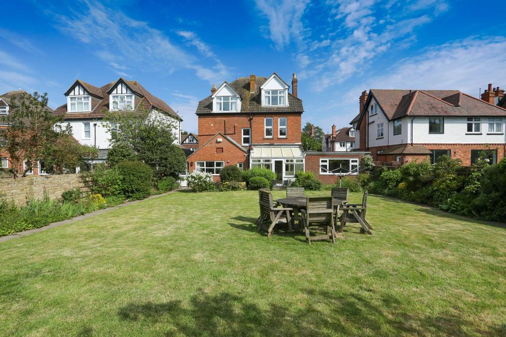 Julian Road, Folkestone, CT19 7 bed detached house for sale £900,000