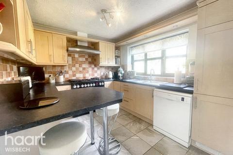 4 bedroom detached house for sale, Sunset Gardens, Wisbech