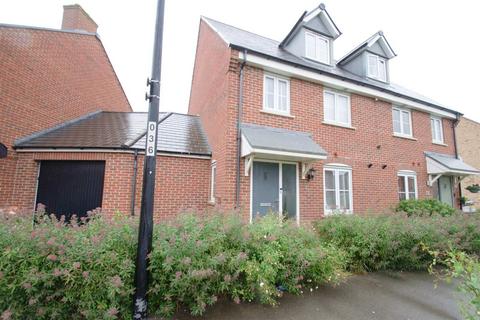 4 bedroom semi-detached house for sale, Kingfisher Road, Bedford MK42