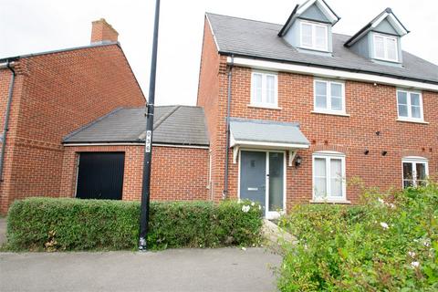 4 bedroom semi-detached house for sale, Kingfisher Road, Bedford MK42