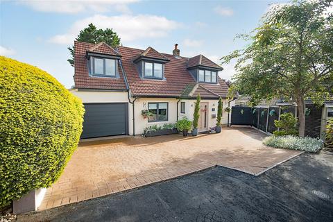 4 bedroom detached house for sale, Chase Close, Stanion NN14