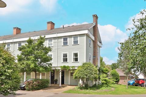 4 bedroom house for sale, Portland Close, The Hamptons, Worcester Park