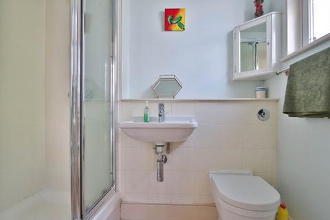 2 Portland Close, Worcester Park, KT4 8DJ