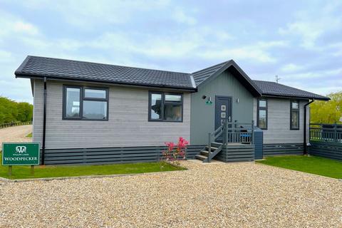 3 bedroom lodge for sale, Ashby-cum Fenby North Lincolnshire