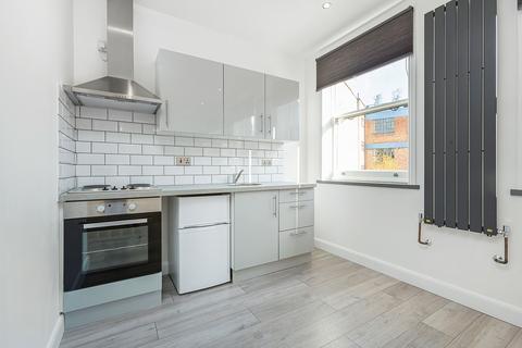 Studio to rent, Beaconsfield Terrace Road London W14