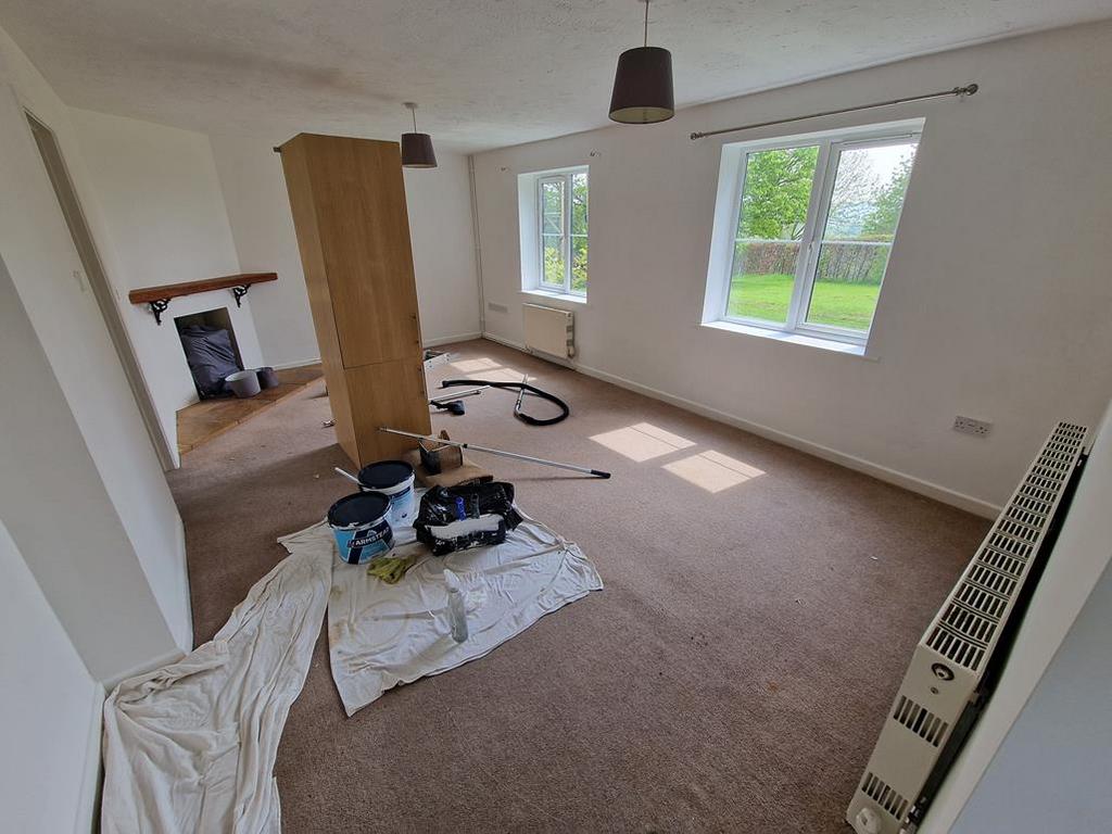 Crewkerne, TA18 3 bed semidetached house to rent £1,100 pcm (£254 pw)