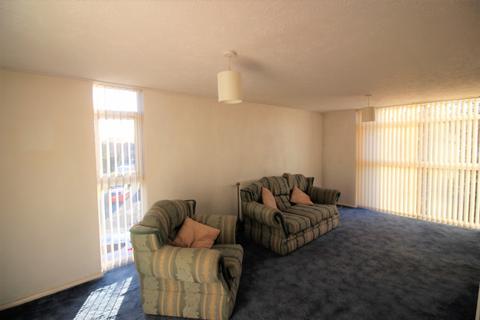 2 bedroom flat to rent, Phillip Court,Berryfields Rd, Sutton Coldfield, B76-2UT.,Warmley,Sutton Coldfield