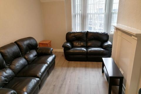 2 bedroom flat to rent, 25D Old Hawkhill, ,