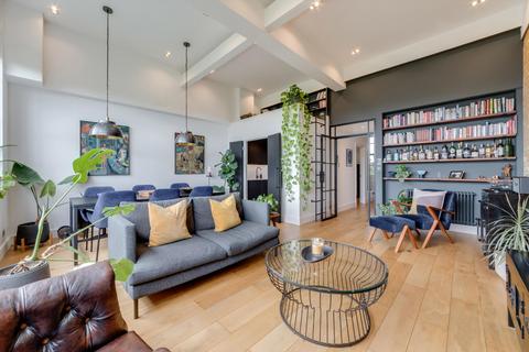 2 bedroom flat for sale, Chimney Court, 23 Brewhouse Lane, London, E1W